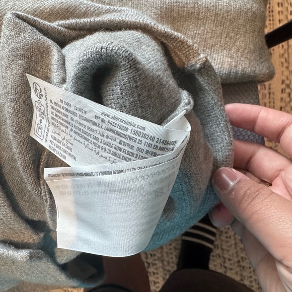 Abercrombie and fitch  gray Cardigan with Gold Buttons - Picture 6 of 9